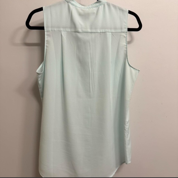 Banana Republic Light Mint Sleeveless Blouse - Picture 4 of 4